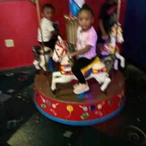 Meet your Posher, Simone